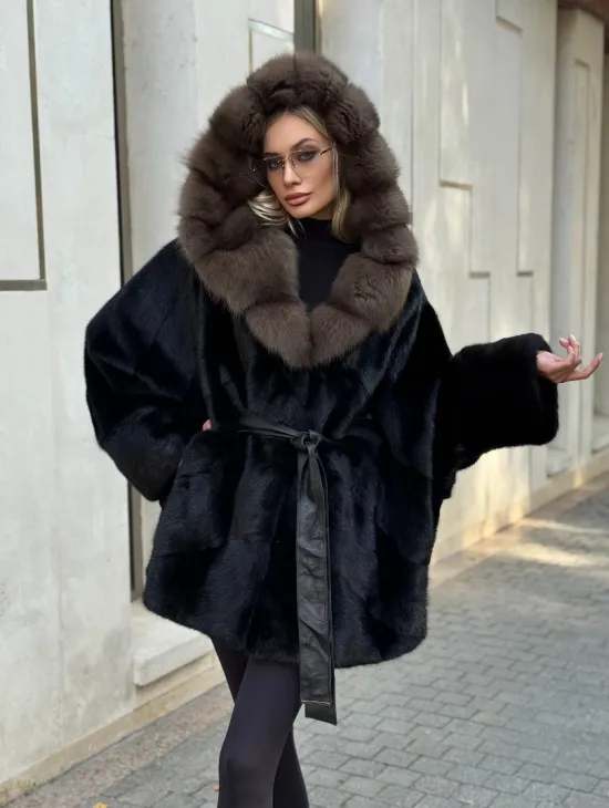 Черная норковая шуба летучая мышь с капюшоном из куницы