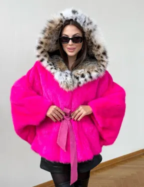 Пончо из плюшевой норки с капюшоном из меха рыси