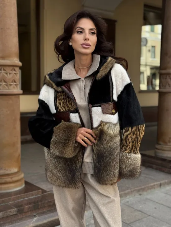 Женская меховая куртка с капюшоном из аукционной норки- черная