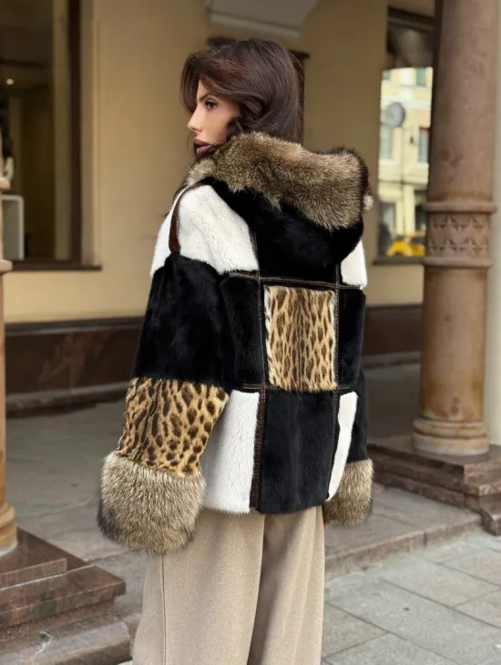 Женская меховая куртка с капюшоном из аукционной норки- черная