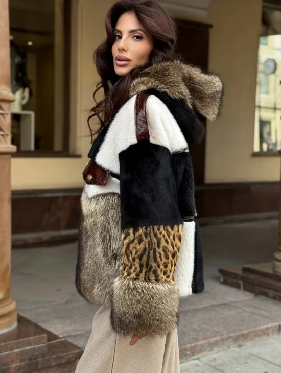 Женская меховая куртка с капюшоном из аукционной норки- черная