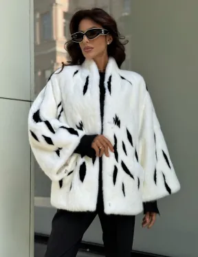 Белый норковый полушубок с рисунком
