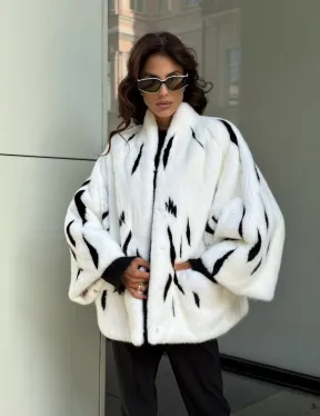 Белый норковый полушубок с рисунком