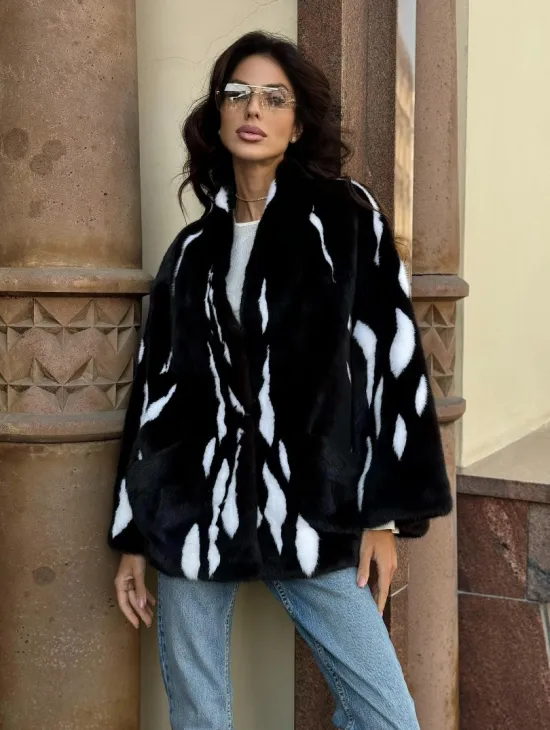 Черный норковый полушубок с рисунком