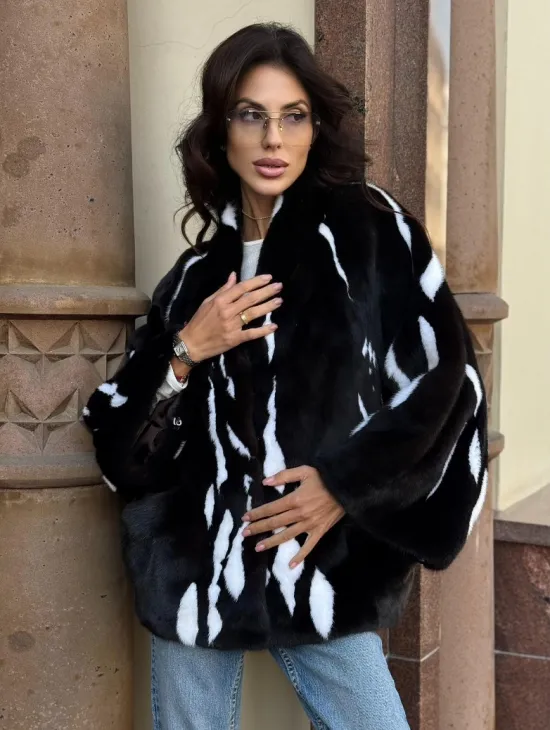 Черный норковый полушубок с рисунком