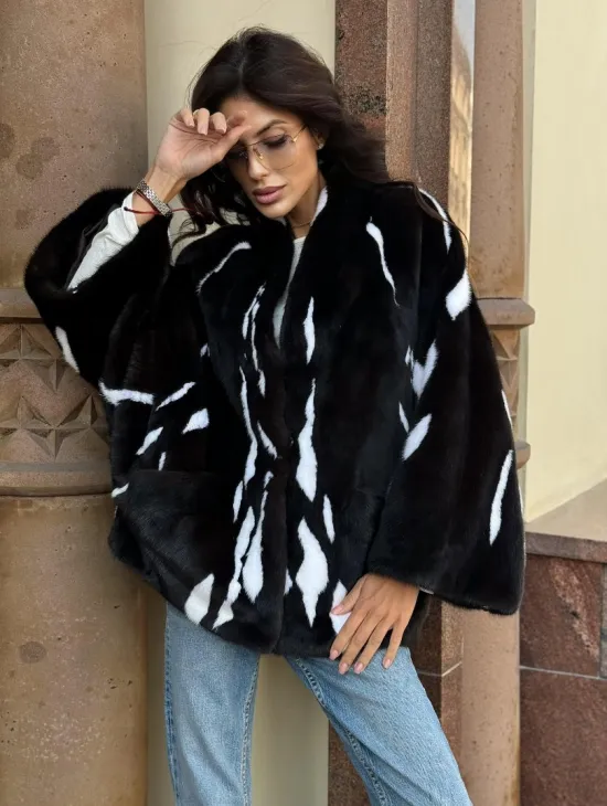 Черный норковый полушубок с рисунком