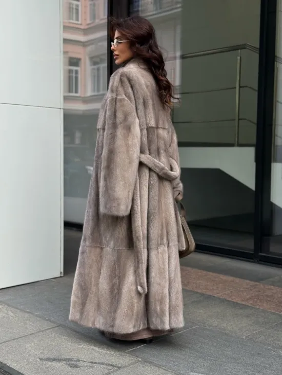 Длинная норковая шуба