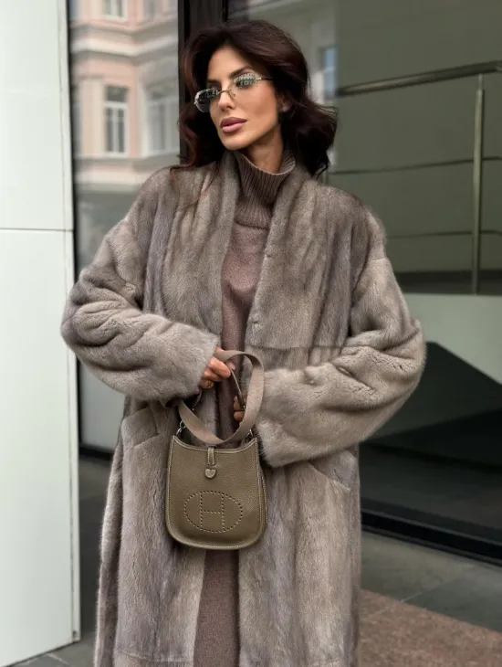 Длинная норковая шуба