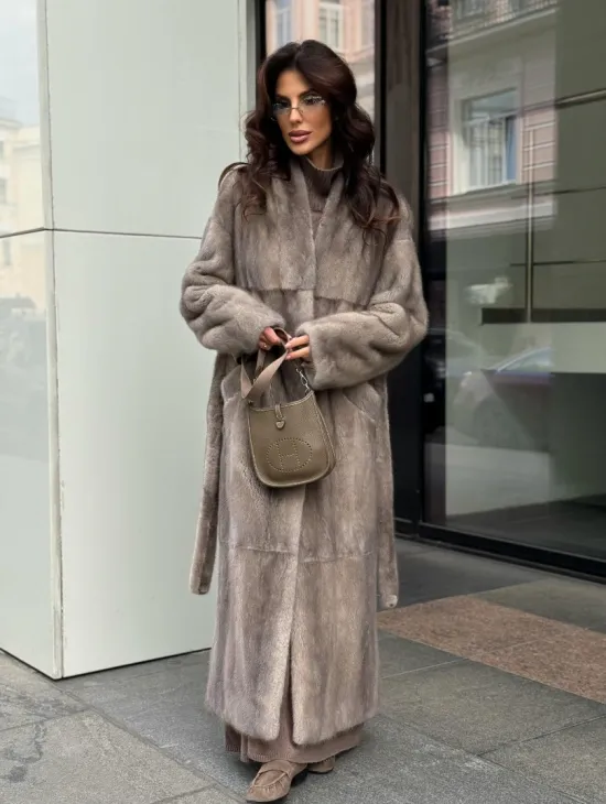 Длинная норковая шуба