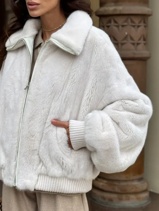 Бомбер оверсайз из аукционной норки жемчужно-натурального цвета