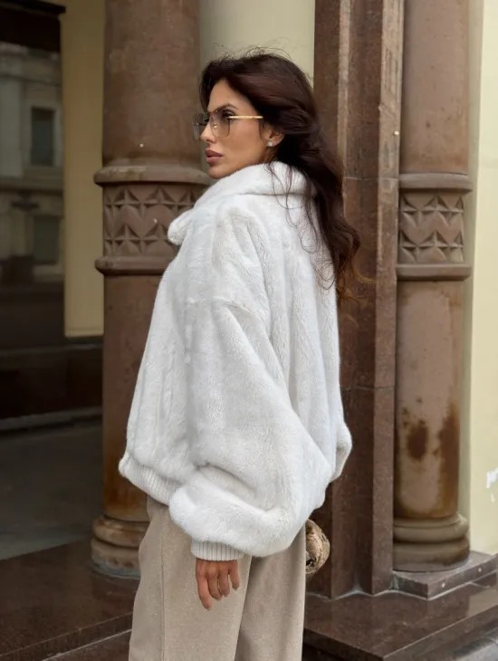 Бомбер оверсайз из аукционной норки жемчужно-натурального цвета