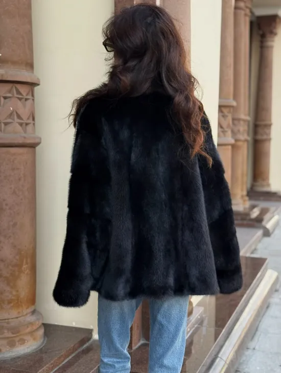 Короткая норковая шуба махагон с воротником из куницы