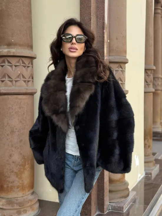 Короткая норковая шуба махагон с воротником из куницы