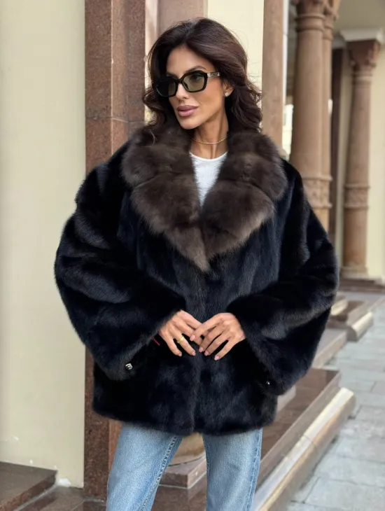 Короткая норковая шуба махагон с воротником из куницы