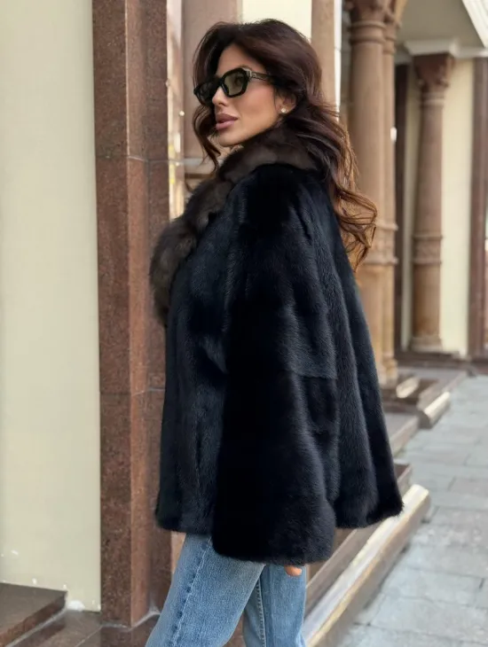 Короткая норковая шуба махагон с воротником из куницы