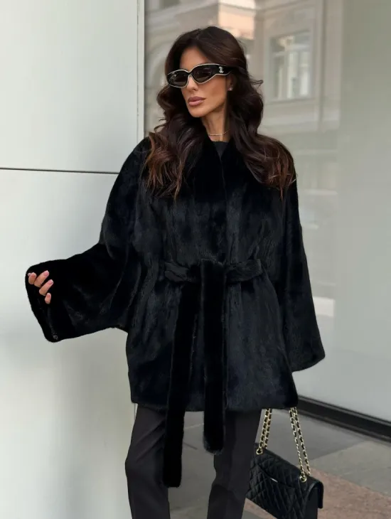 Черная шуба из аукционного меха норки SAGA FURS