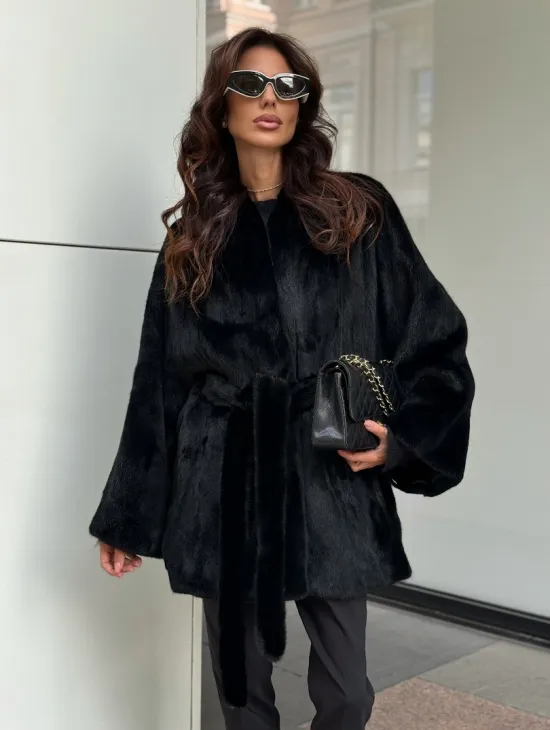 Черная шуба из аукционного меха норки SAGA FURS