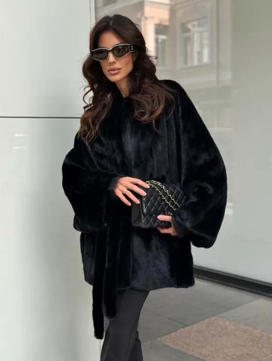 Черная шуба из аукционного меха норки SAGA FURS