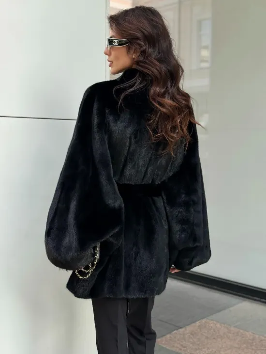 Черная шуба из аукционного меха норки SAGA FURS