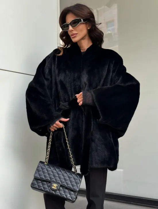 Черная шуба из аукционного меха норки SAGA FURS