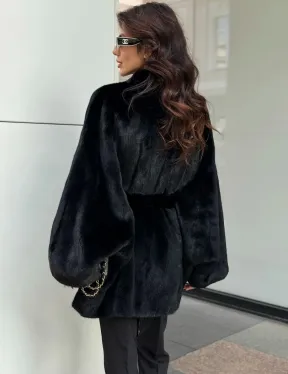 Черная шуба из аукционного меха норки SAGA FURS