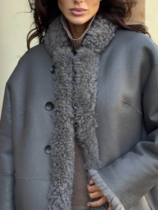 Дубленка серого цвета - двухсторонняя