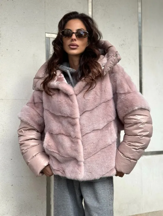 Зимняя норковая куртка - жилет с капюшоном