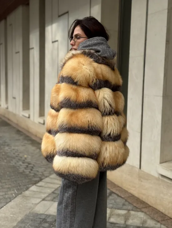 Полушубок из меха лисы Golden-grey fox стойка воротник