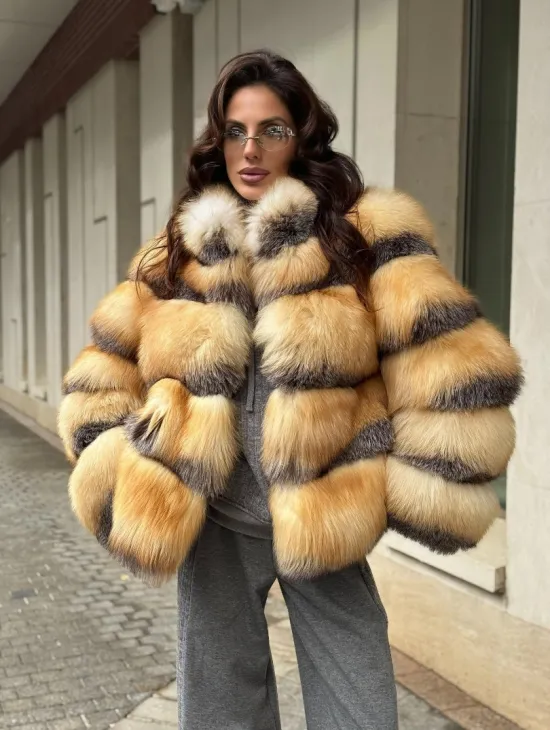 Полушубок из меха лисы Golden-grey fox стойка воротник