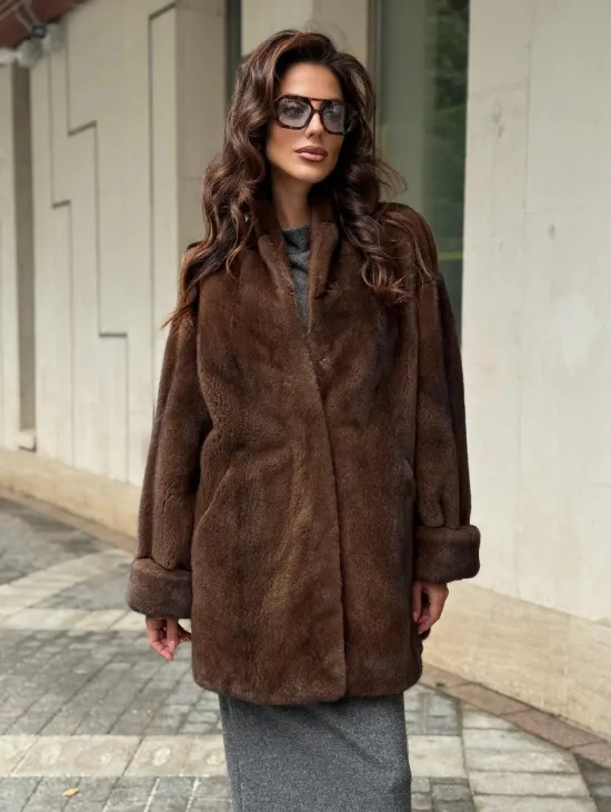 Коричневая шуба из норки