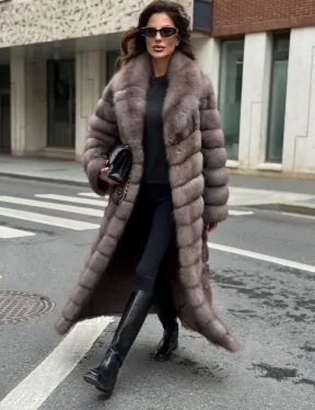 Шуба из меха куницы в цвете Truffle