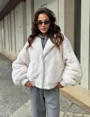Белый норковый бомбер на резинке