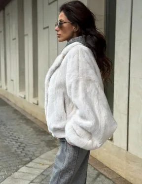 Белый норковый бомбер на резинке
