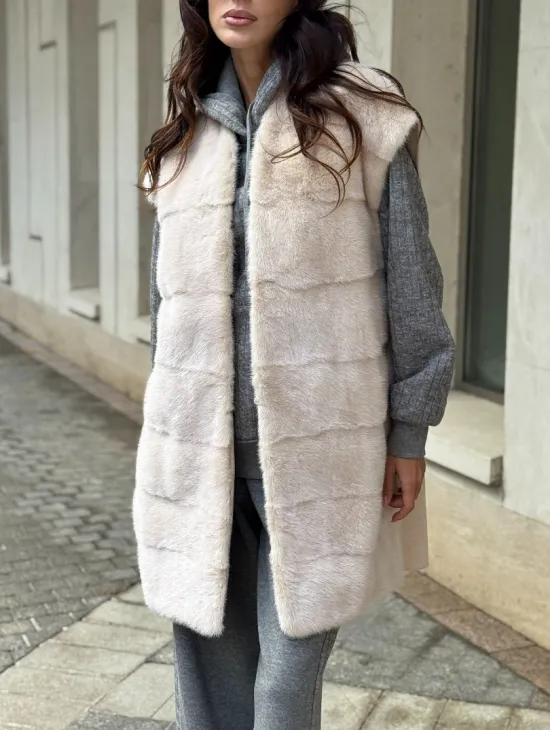 Комбинированный жилет из меха норки и шерсти