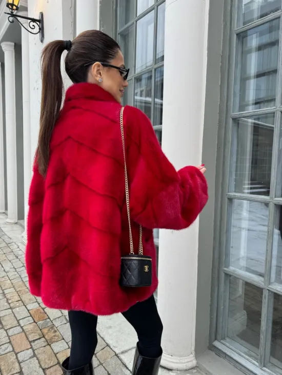 Полушубок норковый в гранатовом оттенке