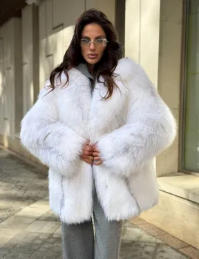 Шуба из белой арктической лисы