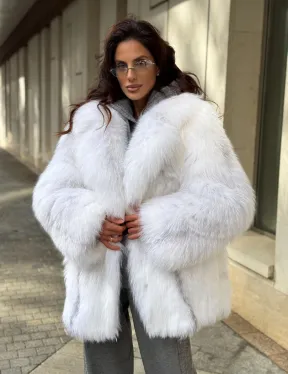 Шуба из белой арктической лисы