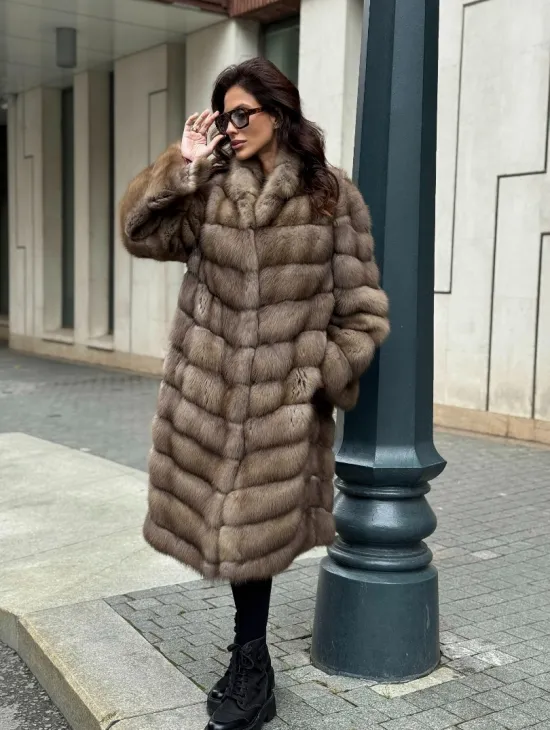 Шуба из натуральной куницы