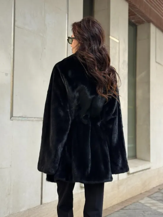Полушубок из норки с английским воротником - черный