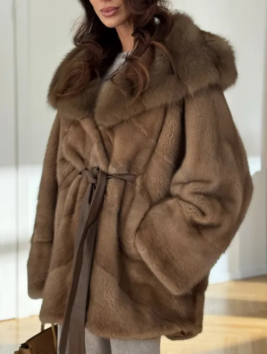 Шуба норковая бежевая с капюшоном