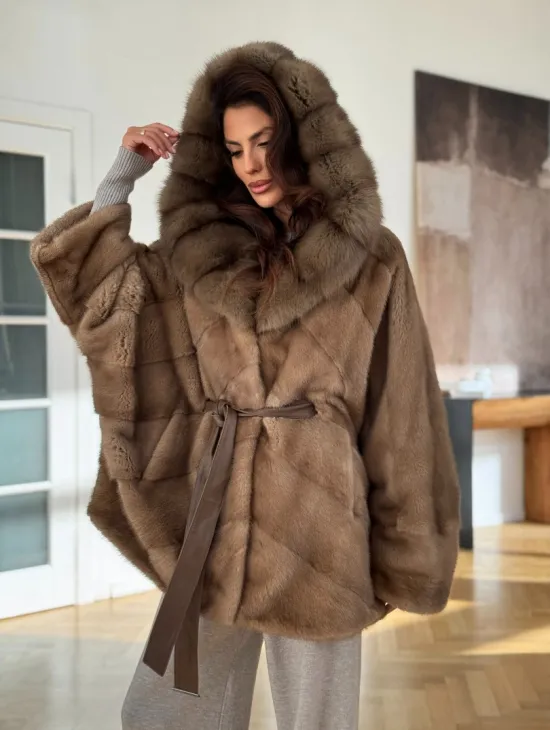 Шуба норковая бежевая с капюшоном