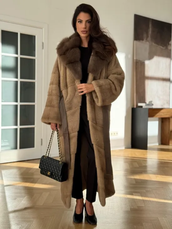 Норковая шуба бежевого цвета - капюшон куница