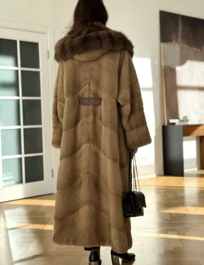 Норковая шуба бежевого цвета - капюшон куница