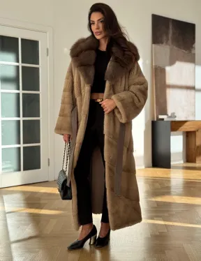 Норковая шуба бежевого цвета - капюшон куница