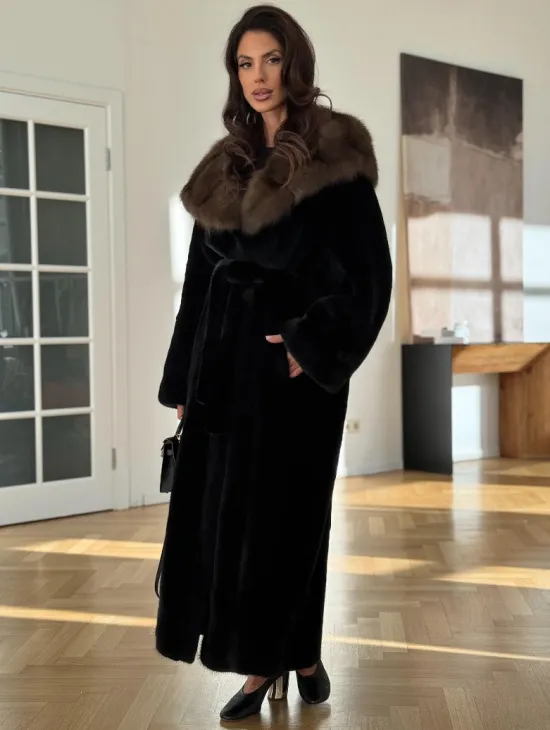 Шуба из меха норки BLACKGLAMA