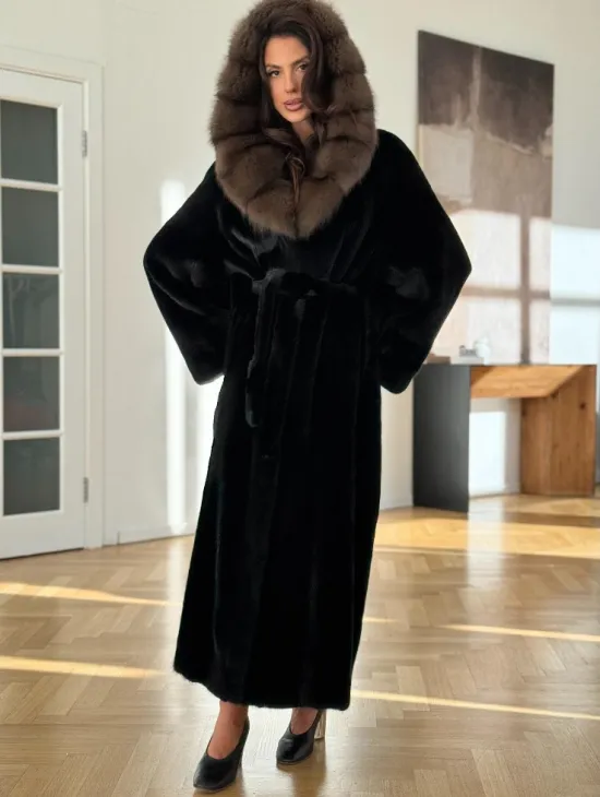 Шуба из меха норки BLACKGLAMA