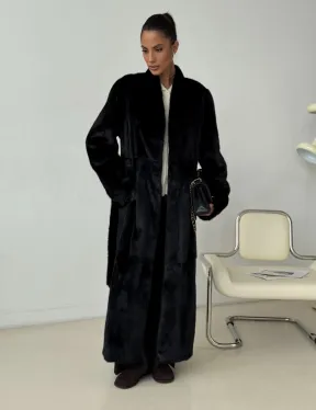 Длинная черная норковая шуба