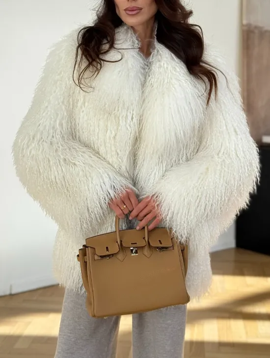 Шуба из ламы белая