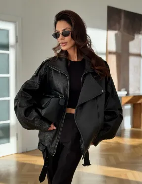 Черная кожаная куртка