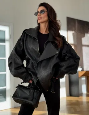 Черная кожаная куртка